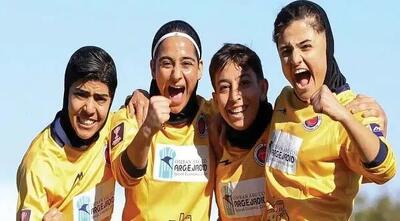 دو  امتیاز تا چهارمین قهرمانی متوالی