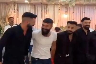  آواز شاد؛ این پسرا یطوری منظم به صف شدن تو تالار آدم یاد مدرسه میفته؛ پایکوبی مرتب