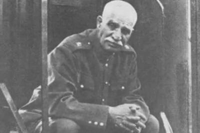 «برج میلاد» را رضاخان ساخت؟ / شوخی‌هایی که جدی گرفته شدند