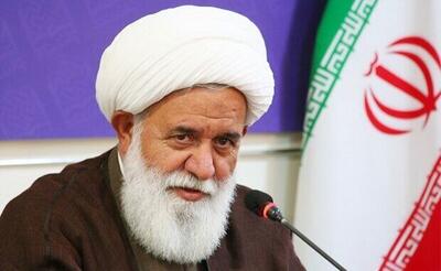  آیت‌الله رشاد: رهبر انقلاب در اوج تهدید‌ها و خطر به حرم حضرت امام رفتند و نماز خواندند انگار نه انگار؛ یعنی شما یاوه می‌گویید ما نمی‌ترسیم + فیلم