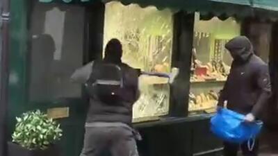  سرقت عجیب در روز روشن از یک جواهرفروشی در لندن