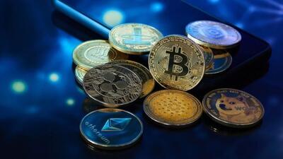  قیمت تتر ۶ هزار تومان ریخت | بیت‌کوین خیال صعود ندارد | نوسان شدید آلت‌کوین‌ها در بازار
