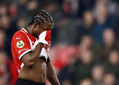 یونایتد ستاره ناکام را از پای هواپیما برگرداند!