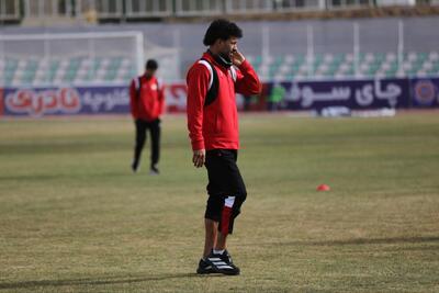 رامین رضائیان با لباس قرمز می‌درخشد، حالا گل!