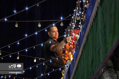 عکس/ آماده شدن یزدی‌ها برای جشن تولد نیمه شعبان