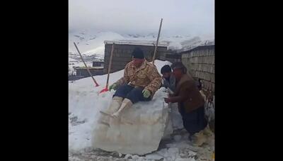  ویدیوی جذاب برف‌روبی در روستای حجران