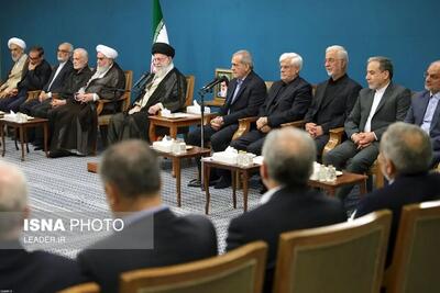 مشاور رهبر انقلاب با لباس نظامی‌ مقابل دوربین حاضر شد