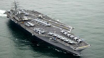 پهپاد سپاه بالای سر ناو هواپیمابر آمریکا قرار گرفت
