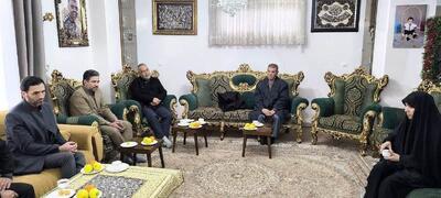  دیدار مدیرکل ورزش و جوانان استان اصفهان با خانواده شهید عباس کامرانی