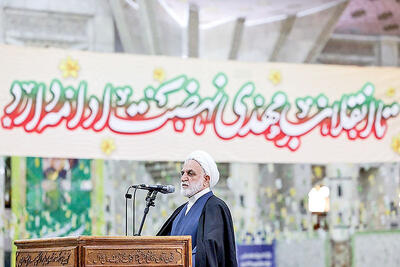 باید مسائل و مشکلات مردم را حل کنیم