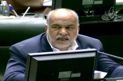 نماینده مهریز و بافق: صدا و سیما به‌جای مردمی شدن، مجری‌هایی آورده‌ و برای جذب مشتری در قالب دلقک‌گونه حرف‌هایی می‌زنند که جامعه را دچار تشنج می‌کند