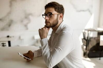 تأثیر تستوسترون بر رفتار اجتماعی مردان: تقویت تقلید و تلافی