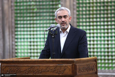 مدنی‌زاده، وزیر اقتصاد: امروز در سخت ترین شرایط جنگ اقتصادی به سر می‌بریم/ امیدواریم اقدامات و تلاش همکاران ما و مجموعه تیم اقتصادی دولت، کمک کند تا زندگی اقتصادی مردم بهبود پیدا کند