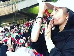 سفر در زمان؛ «سارا و نیکا» سریال پایتخت در حال شیپور زدن در ورزشگاه؛ سال 98/ ویدئو