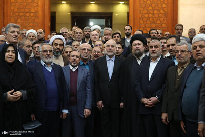 تصاویری از استقبال سید حسن خمینی از قالیباف/ خوش و بش رئیس و نایب رئیس مجلس در حرم امام