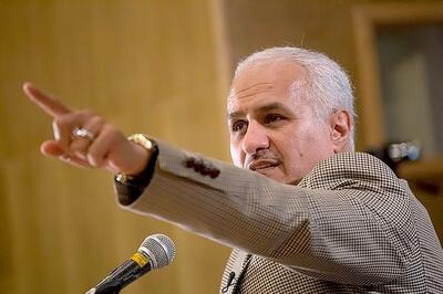  حسن عباسی: حضرت الله می‌فرمایند در زمان فتنه آنقدر بکشید تا دیگر فتنه نباشد/ جامعه از نفس ناپاک مفسدین، کافرین و افراد نابابی که هلاک شدند، پاک شد
