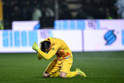 رسمی؛ محرومیت اینتر به دلیل پرتاب ترقه به سمت دروازه‌بان کرمونزه! - پارس فوتبال