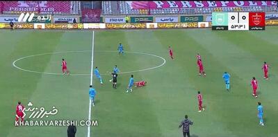 ویدیو| رقیب پرسپولیس اینگونه ۱۰ نفره شد + بررسی VAR - پارس فوتبال