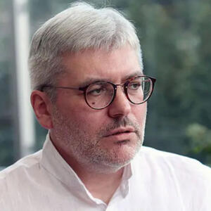 تاریخ نجات‌دهنده نیست