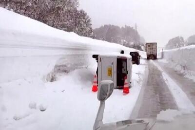 بارش برف سنگین ۳۰ نفر را به کام مزگ کشاند