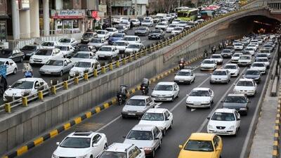 ترافیک در بزرگراه‌های حکیم و نواب تردد سنگین است