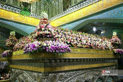 گل آرایی حرم مطهر امیرالمؤمنین (ع) در آستانه میلاد امام زمان (عج) + فیلم