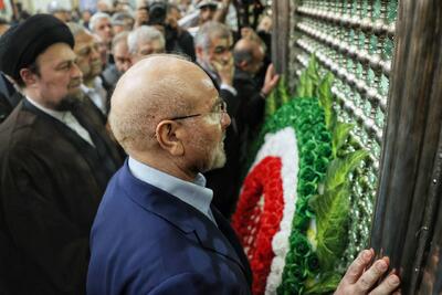  تجدید میثاق رئیس مجلس و نمایندگان با آرمان‌های انقلاب و امام راحل در آستانه سالگرد پیروزی انقلاب اسلامی