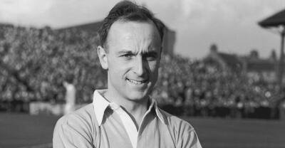 آشنایی با آیوور برودیس، سرمربی جوانی که خودش را فروخت؛ از پرواز 500 ساعته جنگی تا روزنامه‌نگاری برای منچستر سیتی