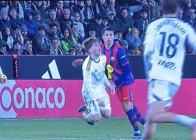  صحنه جنجالی بازی بارسلونا مقابل آلباسته