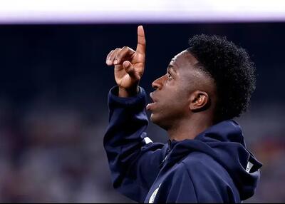 پلیس در تعقیب هواداری که به وینیسوس موز پرت کرد!