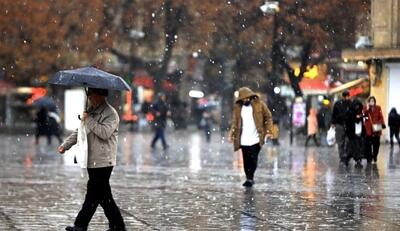 هواشناسی ۱۴۰۴/۱۱/۱۵؛ بارش برف و باران در بیشتر مناطق کشور/ کاهش دما تا جمعه