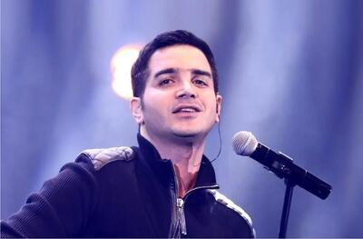  عطسه محسن یگانه وسط اجرای آهنگ در کنسرت!