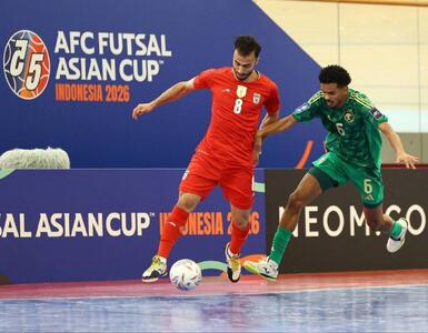 تیم ملی فوتسال ایران با پیراهن قرمز مقابل عراق