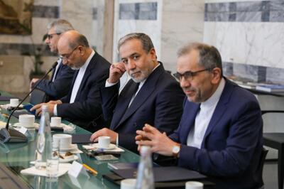 اکسیوس به نقل از مقامات آمریکایی: آمریکا به ایران اطلاع داد که با درخواست‌ تغییر مکان و شکل مذاکرات، موافقت نخواهد کرد/ به تهران گفتیم یا همین یا هیچ چیز، آن‌ها پاسخ دادند «پس هیچ چیز»