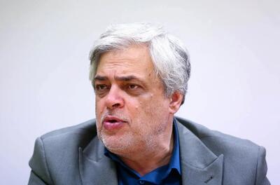 محمد مهاجری: آقایان مخالف اینترنت! دیگ خشم مردم را جوش نیاورید