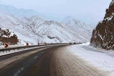  بارش پراکنده برف در محورهای کوهستانی استان قزوین