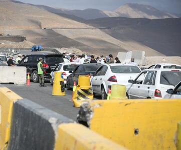 ترافیک سنگین در آزادراه تهران - شمال؛ معابر لغزنده است