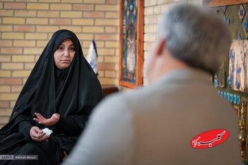  ماجرای گریه کردن شهید سلیمانی بعد از دیدن مراسم سخنرانی‌اش/ نرجس سلیمانی: در زمان حیات ایشان عضو شورای شهر نمی شدم - کلبه سرگرمی