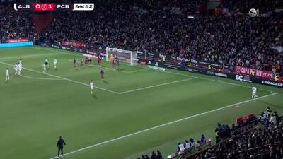 ویدئو: اشتباه عجیب دروازه‌بان بارسا و تقدیم کرنر به حریف - پارس فوتبال