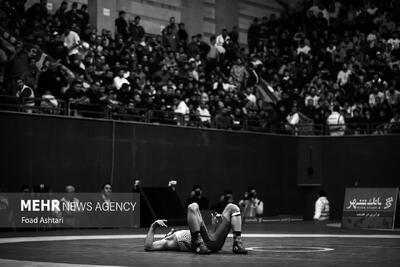 نعمتی اولین فینالیست کشتی ایران/ والی زاده به رده بندی راه یافت - پارس فوتبال
