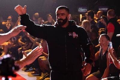 عکس | واکنش هادی چوپان به حواشی حضور در برنامه تلویزیونی - پارس فوتبال