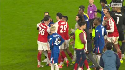 ویدئو: تنش و درگیری لفظی ستارگان چلسی و آرسنال در دقایق پایانی - پارس فوتبال