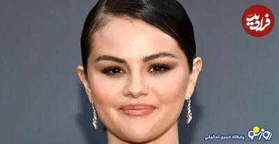  سلنا گومز ۱۷ ساله در یک مراسم در کالیفرنیا