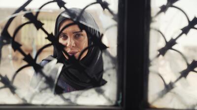 نقدی بر سینمای سفارشیِ معناگرا در فیلم «سرزمین فرشته‌ها»؛ وقتی زبان قطع است