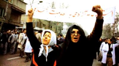  این دختر دبیرستانی آبروی شاه را برد + تصاویر