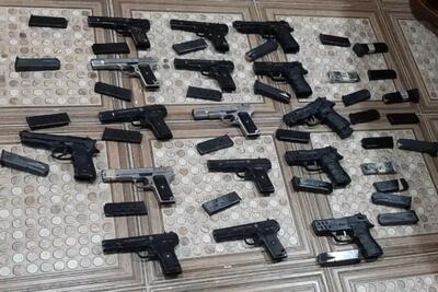  کشف محموله ۱۴ تنی سلاح سرد و تجهیزات اغتشاش در آذربایجان غربی