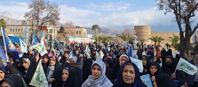  شادپیمایی «حماسه حضور برای ظهور» هم‌زمان با نیمه شعبان در شیراز برگزار شد