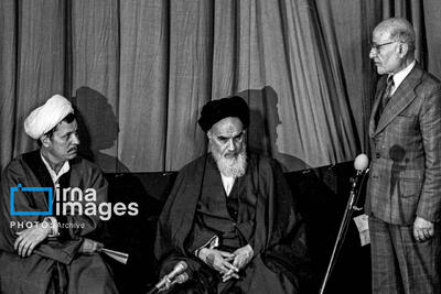  ۱۶ بهمن ۱۳۵۷؛ معارفه مهدی بازرگان به عنوان نخست وزیر