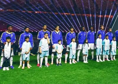 پرز قفل رختکن را شکست؛ «یا بدوید، یا بروید!»