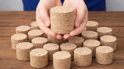  مخلوط کردن مقوای قدیمی با کوکاکولا / اکثر مردم هرگز نمی دانند چه اتفاقی افتاده است!